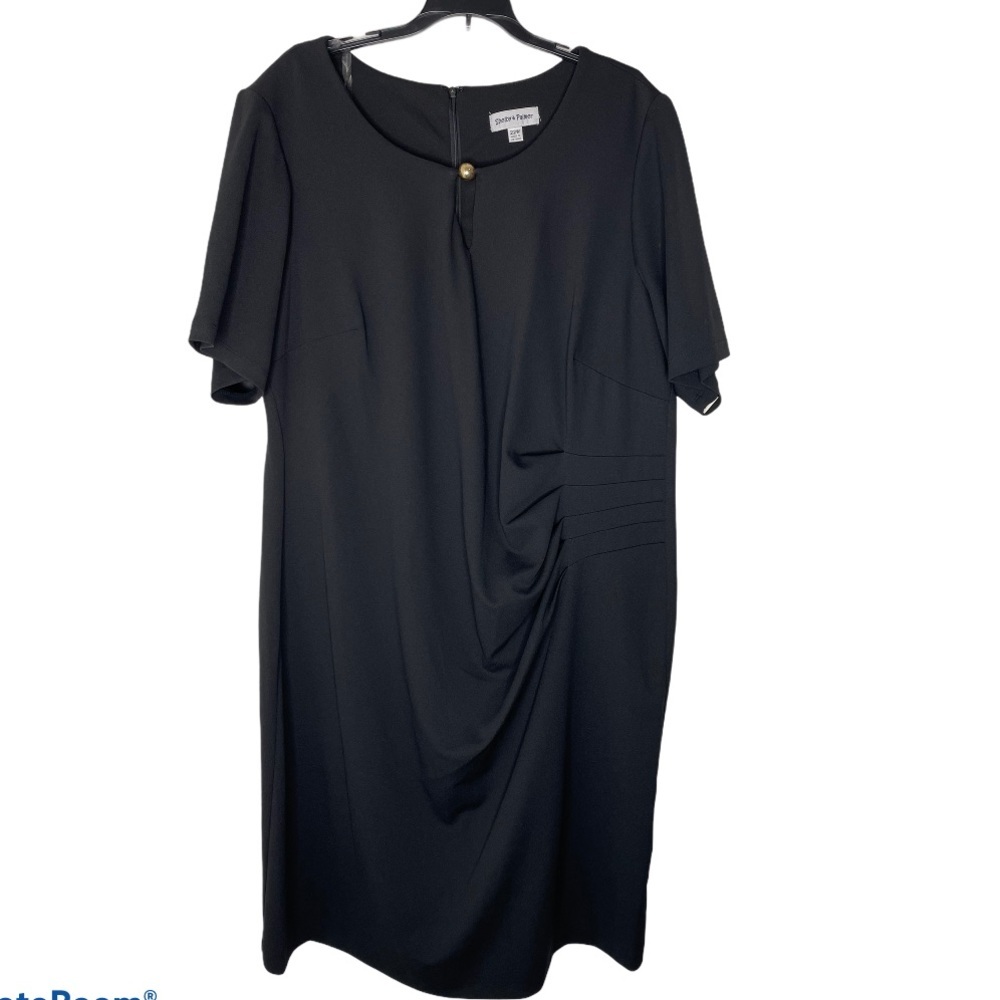 Shelby & Palmer Black Keyhole Dress